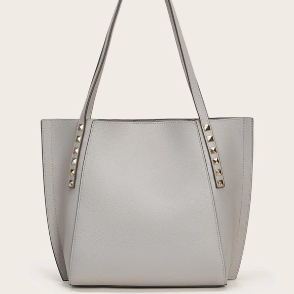 🆕LAST ONE!🛍Grey Vegan Leather Studded Tote - Picture 5 of 5